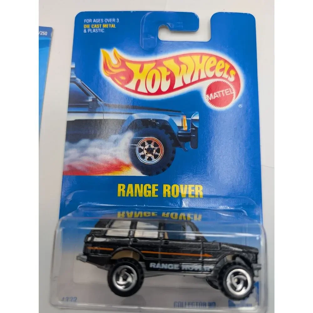 Hot Wheels Range Rover Lot of 3: Velar 2020 HW Turbo, Classic 1990s Collector